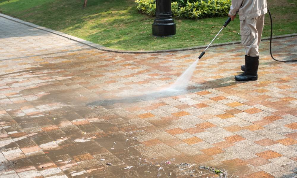 5 Safety Tips You Should Know Before Using a Pressure Washer