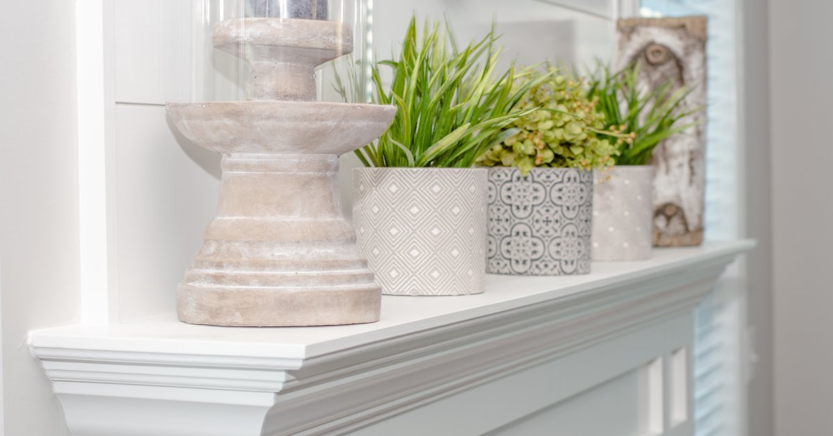 4 Unique Ways To Decorate Your Fireplace Mantel Year-Round